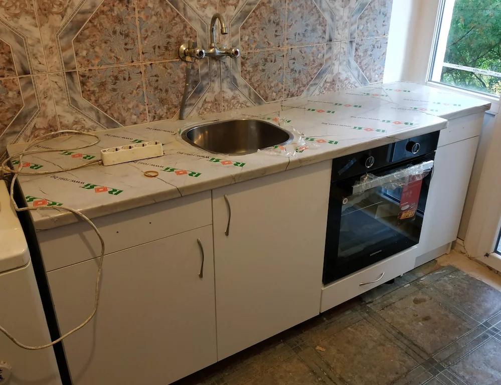 Долни кухненски шкафове бели